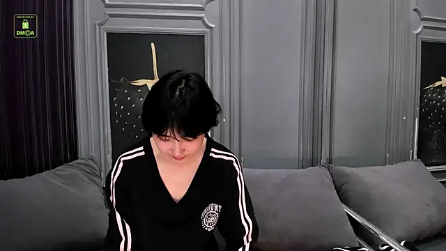 Snapshot of HeejinWang chatting on 05-06-26, 04:27 HeejinWang online show from 05-06-26, 04:27