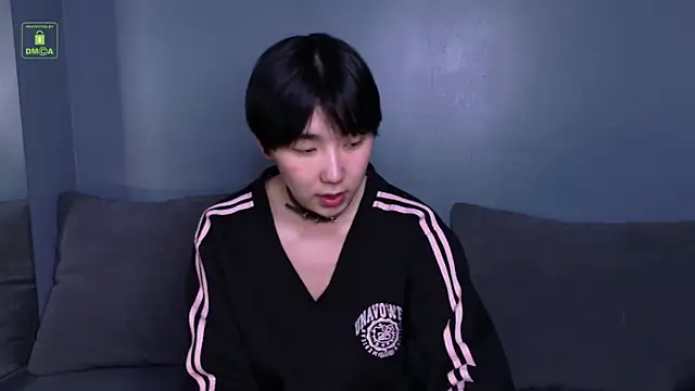 Snapshot of HeejinWang chatting on 05-10-26, 10:30 HeejinWang online show from 05-10-26, 10:30