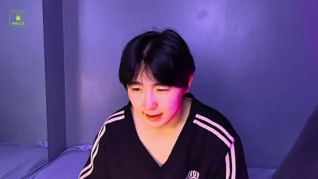 Snapshot of HeejinWang chatting on 05-20-26, 04:20 HeejinWang online show from 05-20-26, 04:20