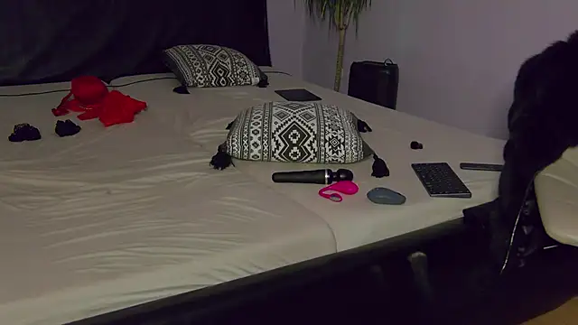 LustfulSin  online show from 11-03-25, 07:28