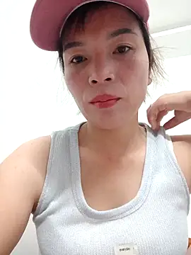 Snapshot of Livelulu chatting on 09-29-25, 12:17 Livelulu online show from 09-29-25, 12:17