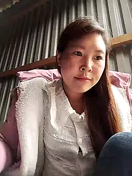 Snapshot of Siathong chatting on 10-06-25, 04:57 Siathong online show from 10-06-25, 04:57
