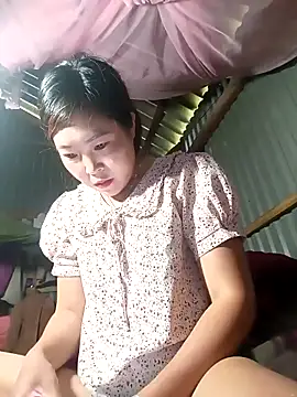 Snapshot of Siathong chatting on 10-07-25, 02:01 Siathong online show from 10-07-25, 02:01