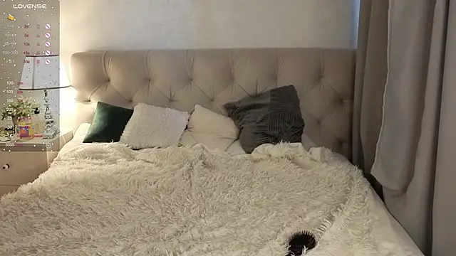 Gentle Ariel online show from 02-19-26, 02:08