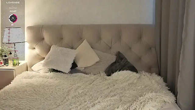 Gentle Ariel online show from 02-13-26, 03:06