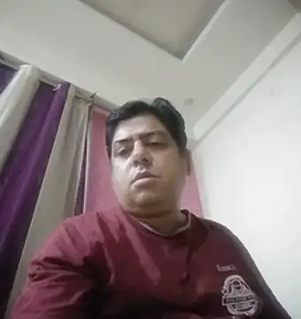 Snapshot of Love40777 chatting on 07-06-26, 03:58 Love40777 online show from 07-06-26, 03:58