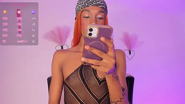 Snapshot of Mia_royal chatting on 06-04-26, 06:56 Mia royal online show from 06-04-26, 06:56