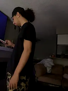 Snapshot of daddycreampies chatting on 09-27-25, 10:05 daddycreampies online show from 09-27-25, 10:05