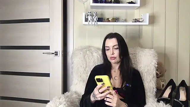 Snapshot of ArinaAmour chatting on 05-16-26, 05:56 ArinaAmour online show from 05-16-26, 05:56