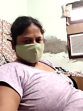 Snapshot of Mmm143 chatting on 01-18-26, 04:16 Mmm143 online show from 01-18-26, 04:16