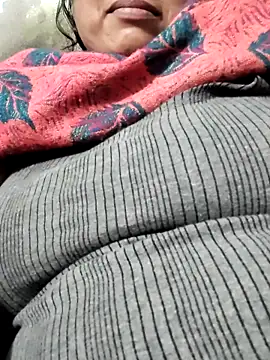 Snapshot of Mmm143 chatting on 02-14-26, 11:32 Mmm143 online show from 02-14-26, 11:32