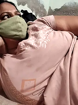 Snapshot of Mmm143 chatting on 01-31-26, 07:12 Mmm143 online show from 01-31-26, 07:12