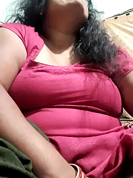 Snapshot of Mmm143 chatting on 02-21-26, 05:48 Mmm143 online show from 02-21-26, 05:48