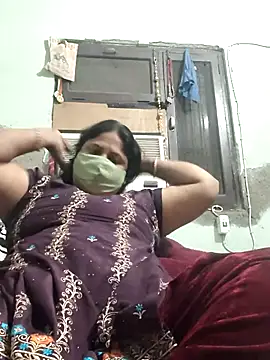 Snapshot of Mmm143 chatting on 01-17-26, 03:37 Mmm143 online show from 01-17-26, 03:37