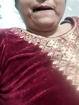 Snapshot of Mmm143 chatting on 02-12-26, 10:26 Mmm143 online show from 02-12-26, 10:26