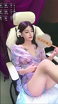 Snapshot of lulu5211 chatting on 10-16-25, 12:02 lulu5211 online show from 10-16-25, 12:02