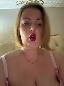 Piccolamonella29 online show from 11-17-25, 11:09