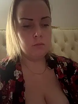 Piccolamonella29 online show from 12-17-25, 12:54