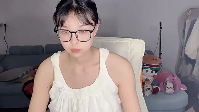 Snapshot of Akong11 chatting on 04-19-26, 02:29 Akong11 online show from 04-19-26, 02:29