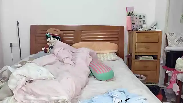 Akong11 online show from 10-05-25, 09:49