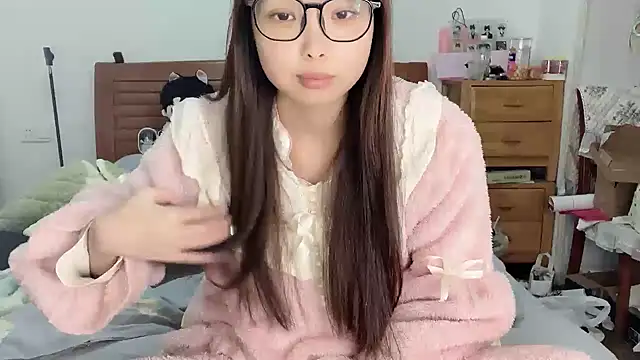 Akong11 online show from 11-18-25, 02:27