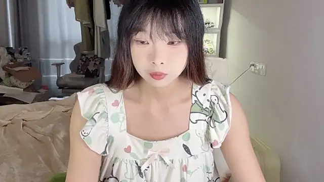 Snapshot of Akong11 chatting on 05-19-26, 05:25 Akong11 online show from 05-19-26, 05:25