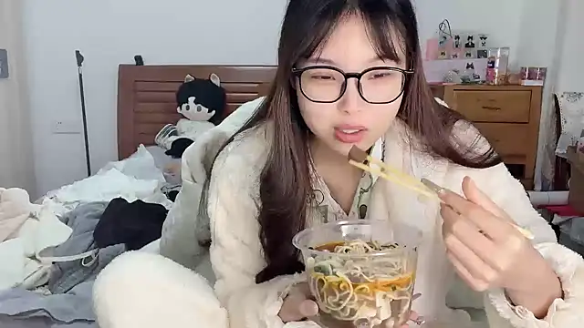 Akong11 online show from 11-25-25, 02:45