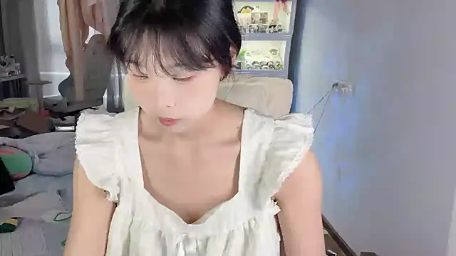 Snapshot of Akong11 chatting on 06-10-26, 05:08 Akong11 online show from 06-10-26, 05:08