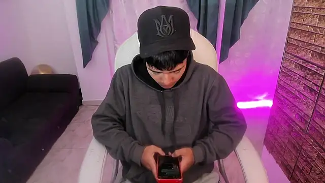 Hunteer Boy online show from 10-11-25, 07:48