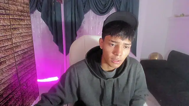 Hunteer Boy online show from 10-09-25, 07:47