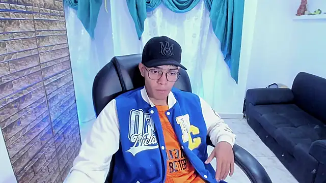 Hunteer Boy online show from 09-30-25, 07:53