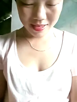 Snapshot of _losrt_cherry_ chatting on 09-18-25, 02:25 losrt cherry online show from 09-18-25, 02:25