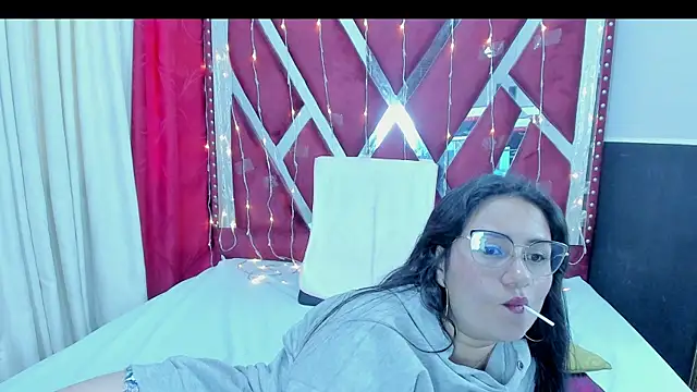 Luna021 1 online show from 11-23-25, 12:04