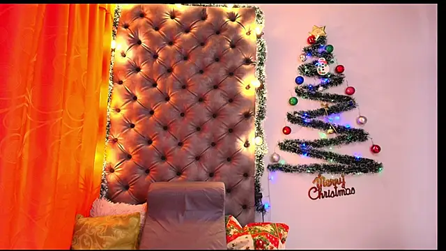 Luna021 1 online show from 12-18-25, 08:01