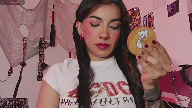 agathaaiko6 online show from 01-08-26, 01:11