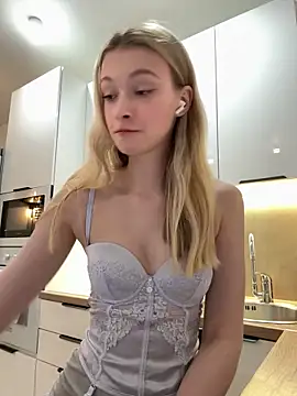 FriendlyFire 18 online show from 04-08-26, 09:27