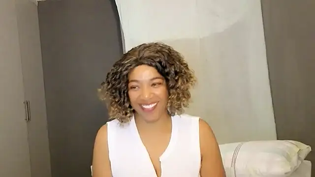 Lillyan N online show from 02-25-26, 06:52