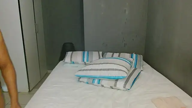 Lillyan N online show from 04-19-26, 08:37