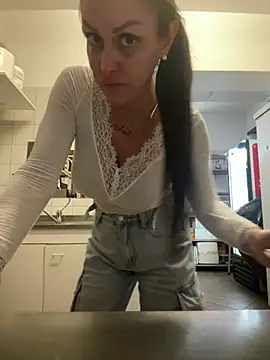 ainaht online show from 04-15-26, 07:36