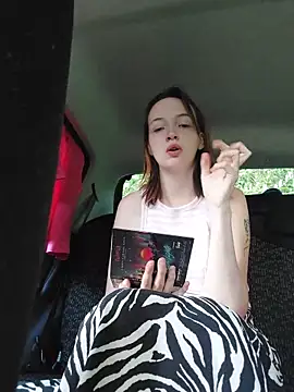 Snapshot of MaitresseMermaid chatting on 06-04-26, 06:45 MaitresseMermaid online show from 06-04-26, 06:45