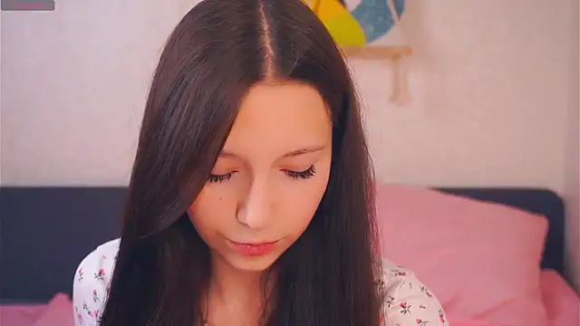 GabrielleLynchard online show from 10-31-25, 07:10