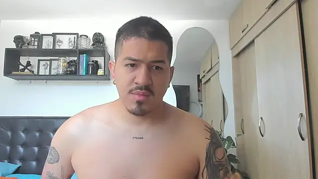 Snapshot of Arnolwilliams chatting on 09-15-25, 04:29 Arnolwilliams online show from 09-15-25, 04:29