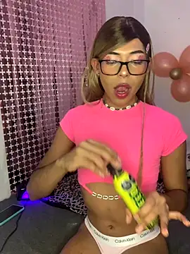 Sweet Tyra Doll online show from 10-19-25, 08:28