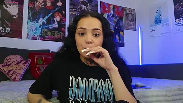 KiraQuinn1 online show from 10-06-25, 03:02