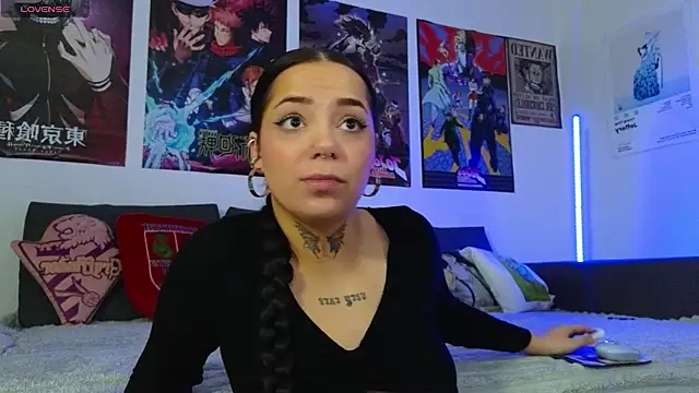 KiraQuinn1 online show from 10-04-25, 03:13