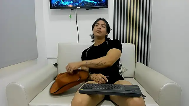 toji luxxer online show from 10-09-25, 02:06