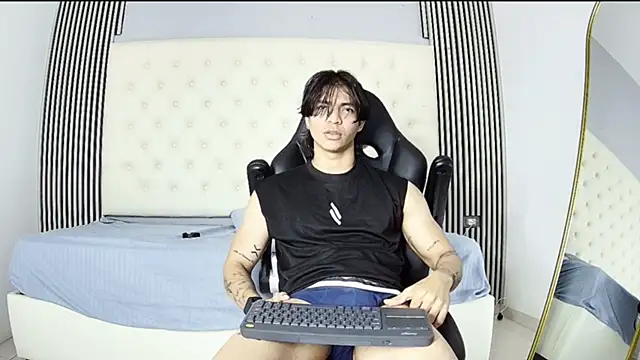 toji luxxer online show from 11-02-25, 07:52