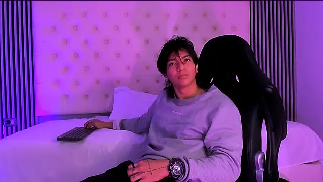 toji luxxer online show from 11-11-25, 10:04