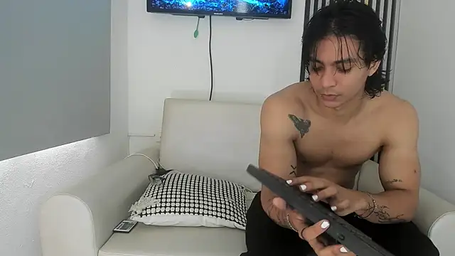 toji luxxer online show from 10-17-25, 01:35