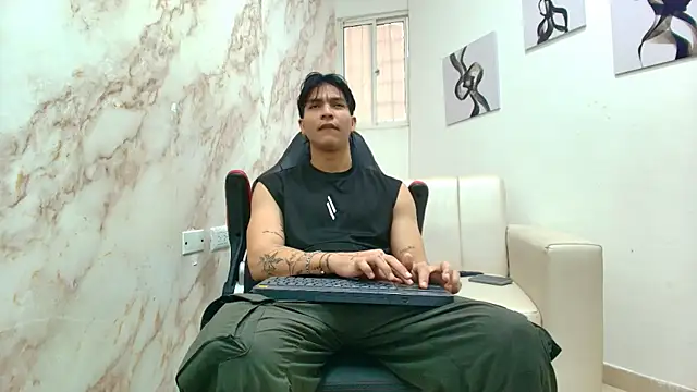 toji luxxer online show from 01-10-26, 08:26